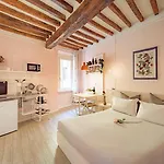 Apartment La Casa Del Vino Parma