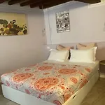 Apartment La Casa Del Vino *